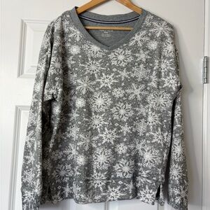 Nautica Women’s Silky Stretch Gray  and White Fleece Lounge Top Size M